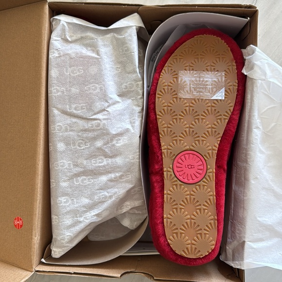 NIB UGG Fluff Yeah Slide - Picture 3 of 4